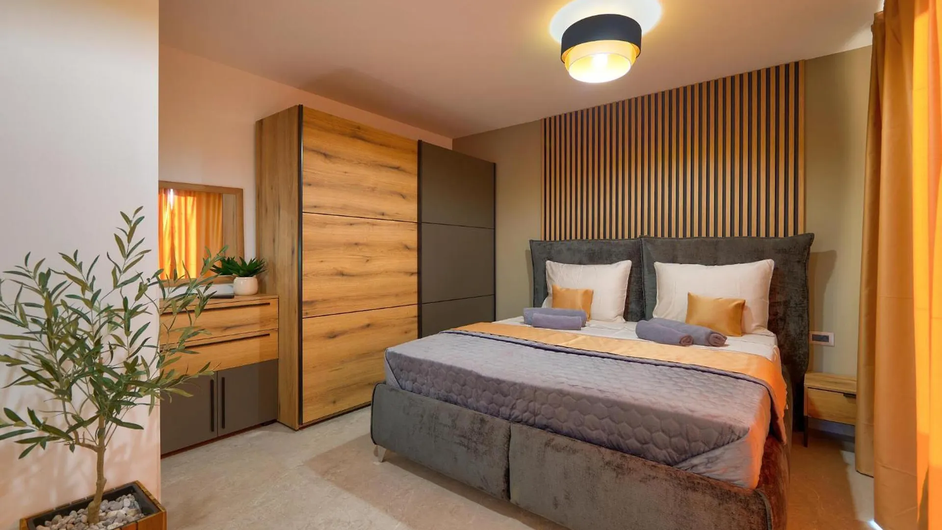 Lovely Home In Marcana With Sauna Tatil Evi